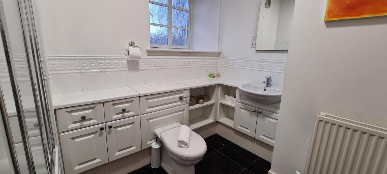 Pass The Keys Spacious 3Beds Flat Near City Centre - Free Parking 에든버러 외부 사진